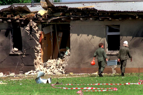 Garrison Mess Annexe  - Quebec Barracks - My room is just off to the right!! (June 19th 1989)